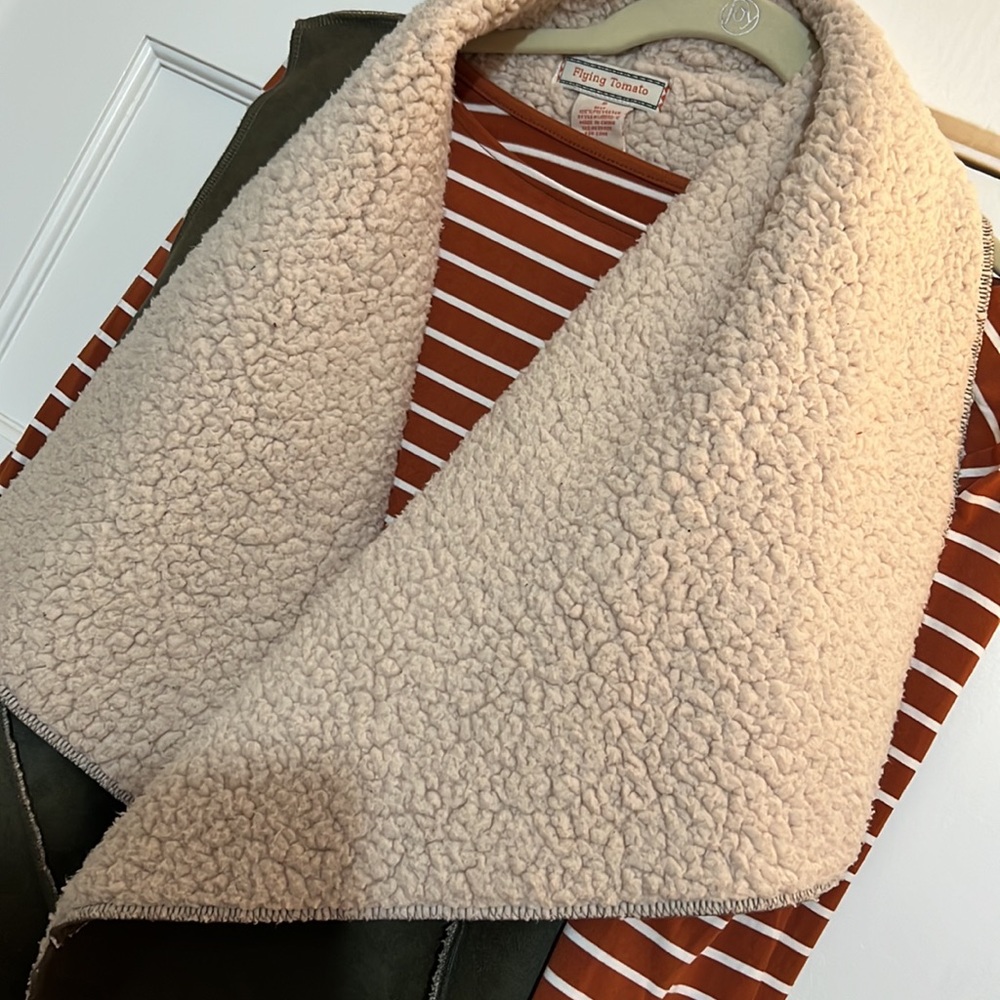 vest - Picture 3 of 5